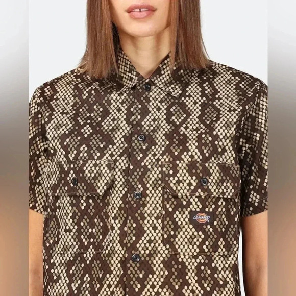 Dickies Camden Snake Print Work Cropped Shirt Size XL - NWT - Picture 2 of 8